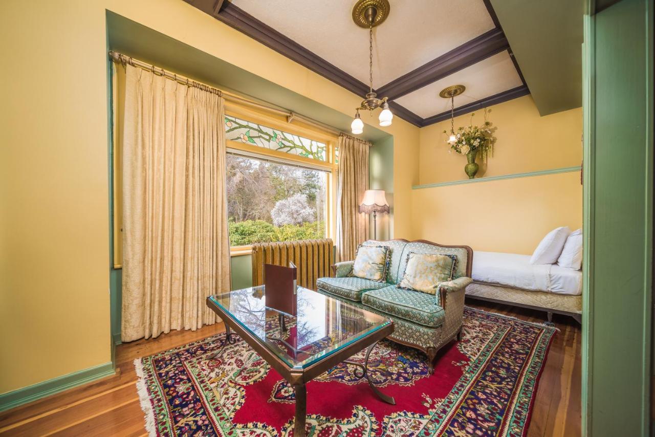 Dashwood Manor Seaside Bed & Breakfast Victoria Dış mekan fotoğraf