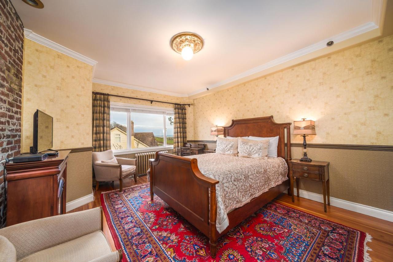 Dashwood Manor Seaside Bed & Breakfast Victoria Dış mekan fotoğraf