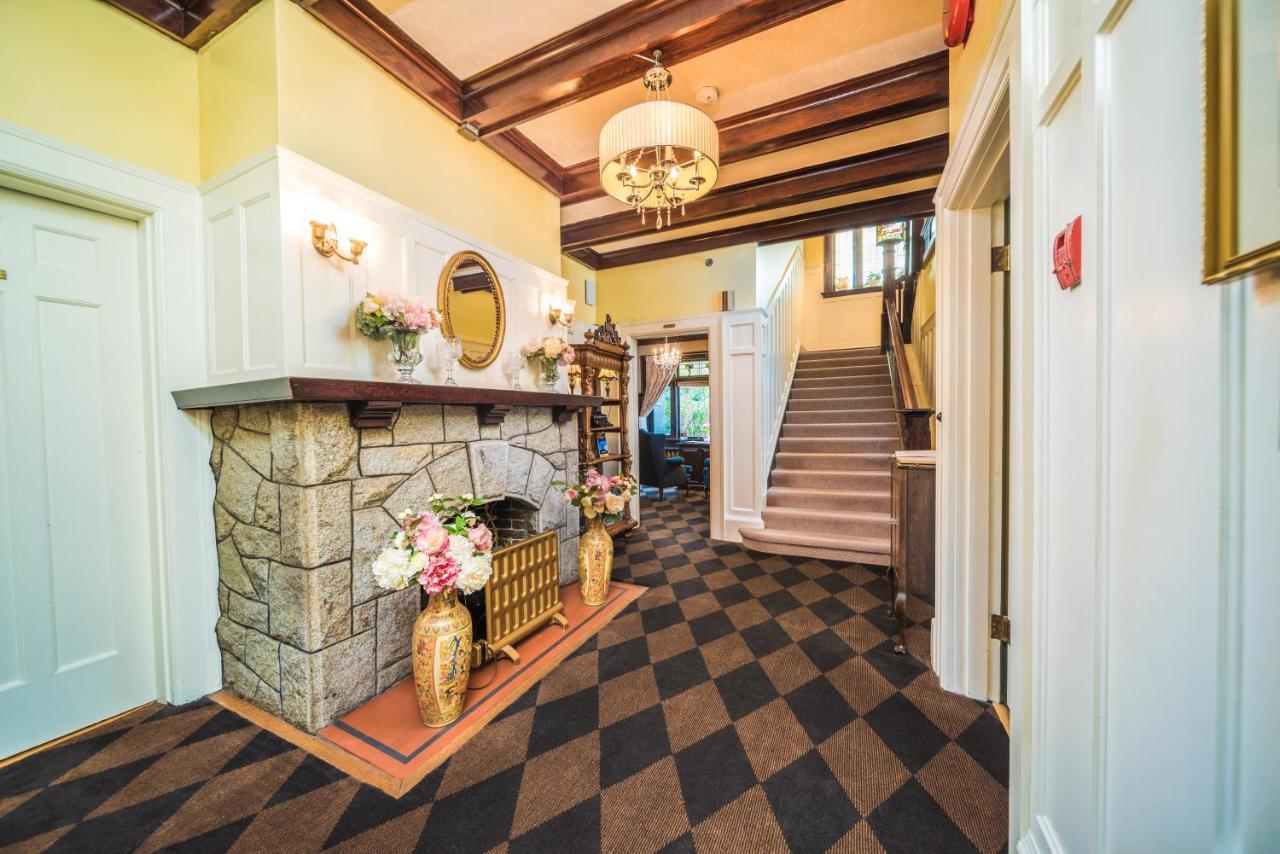 Dashwood Manor Seaside Bed & Breakfast Victoria Dış mekan fotoğraf