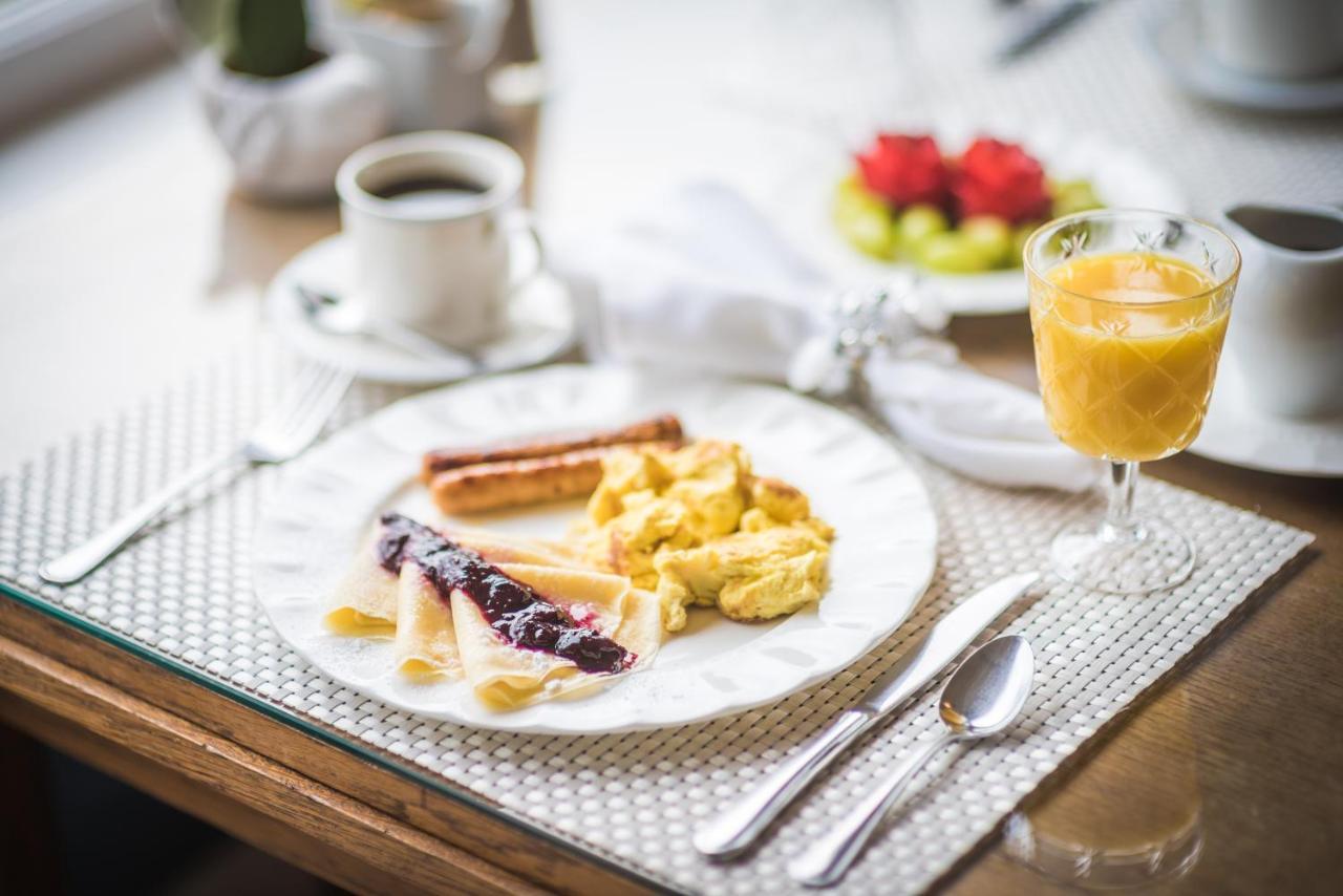 Dashwood Manor Seaside Bed & Breakfast Victoria Dış mekan fotoğraf