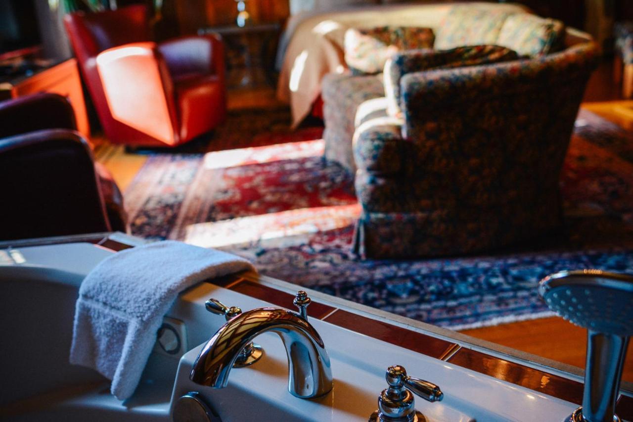 Dashwood Manor Seaside Bed & Breakfast Victoria Dış mekan fotoğraf