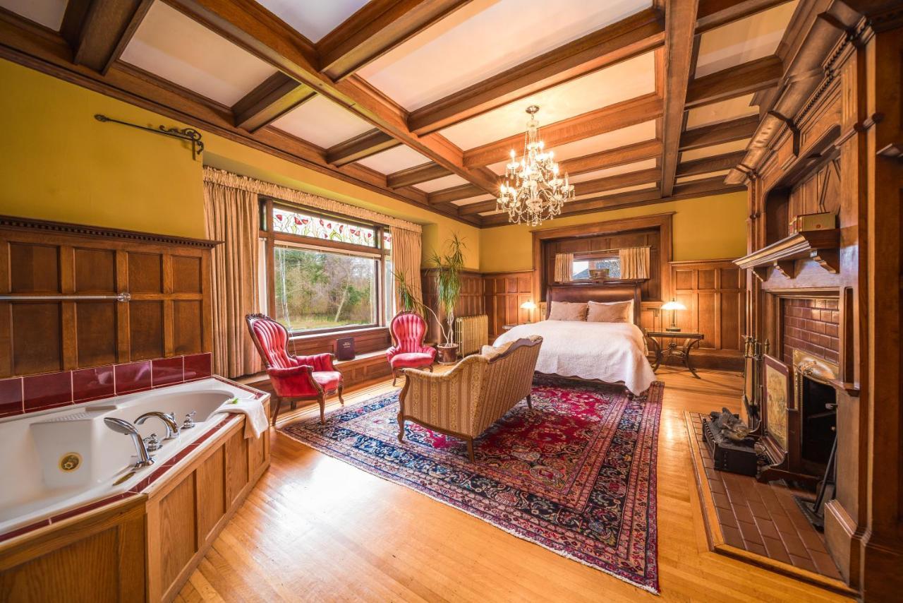 Dashwood Manor Seaside Bed & Breakfast Victoria Dış mekan fotoğraf