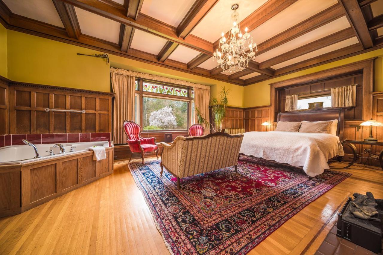 Dashwood Manor Seaside Bed & Breakfast Victoria Dış mekan fotoğraf