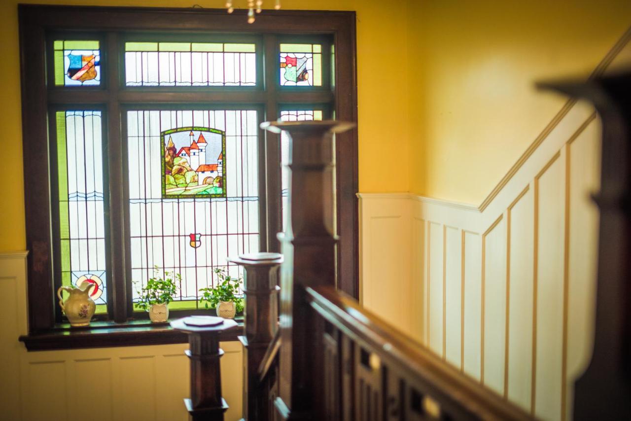 Dashwood Manor Seaside Bed & Breakfast Victoria Dış mekan fotoğraf