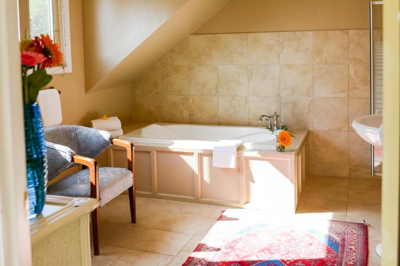 Dashwood Manor Seaside Bed & Breakfast Victoria Dış mekan fotoğraf