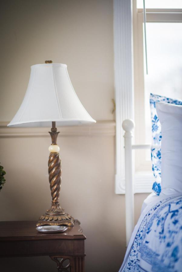 Dashwood Manor Seaside Bed & Breakfast Victoria Dış mekan fotoğraf